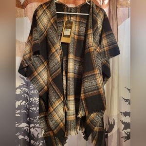 NWT Lincoln Outfitters Clove and Cinnamon plaid Ruana